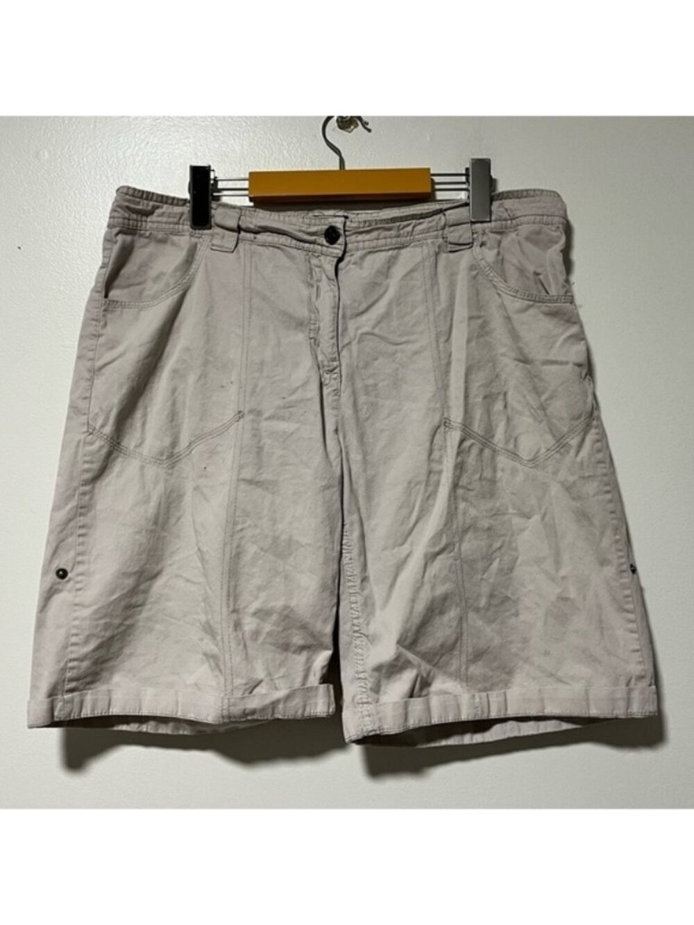 Esmara Women’s Beige Utility Shorts Size 44 - Casual, Relaxed Fit Cargo Style